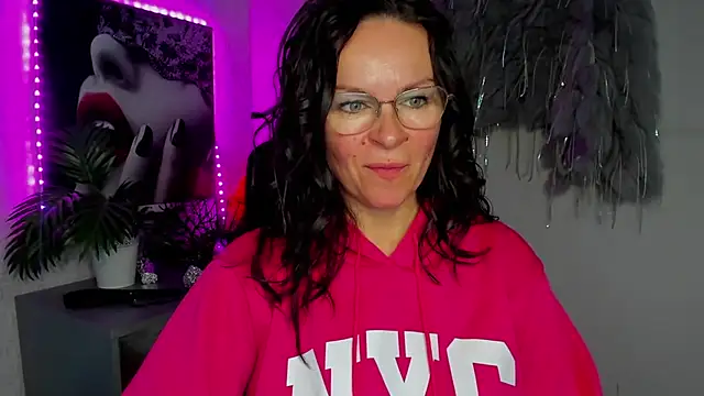 HelenLuxx online show from 03/07/26, 07:16