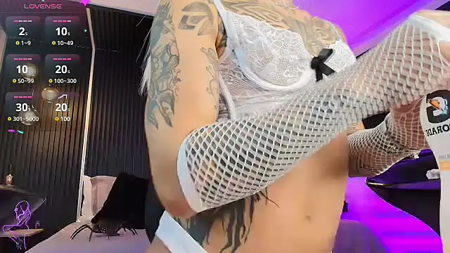  Holly Cat online show from 02/15/25, 08:54