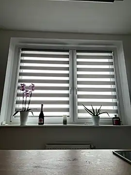 Snapshot of X_JamieLove_X chatting on 02/10/25, 09:47 X JamieLove X online show from 02/10/25, 09:47