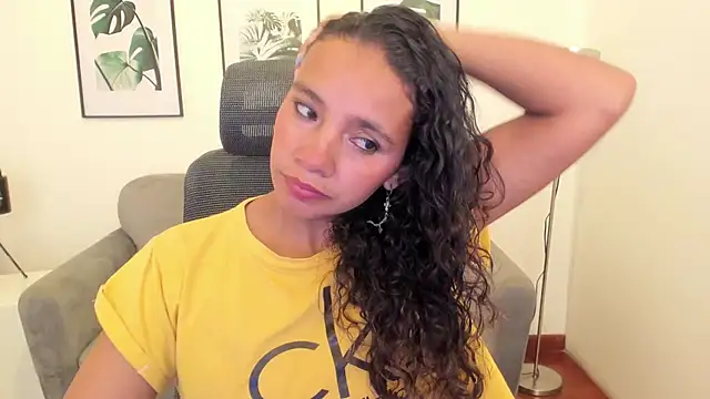 leslyflorez online show from 02/22/25, 09:04