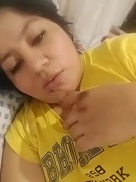 keterinjones--11 online show from 10/17/25, 08:06