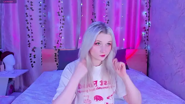 Snapshot of SweeteRose_Royce chatting on 12/02/24, 02:30 SweeteRose Royce online show from 12/02/24, 02:30