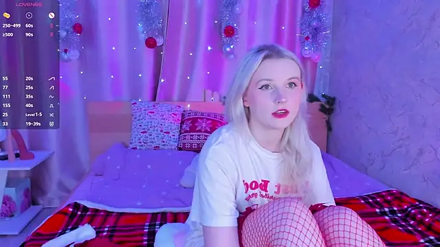 Snapshot of SweeteRose_Royce chatting on 12/20/24, 02:49 SweeteRose Royce online show from 12/20/24, 02:49