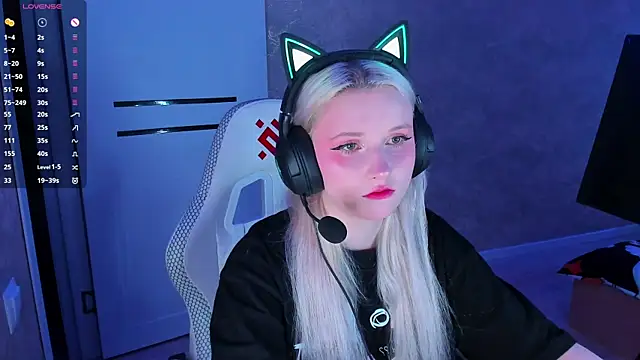 Snapshot of SweeteRose_Royce chatting on 01/26/25, 02:52 SweeteRose Royce online show from 01/26/25, 02:52