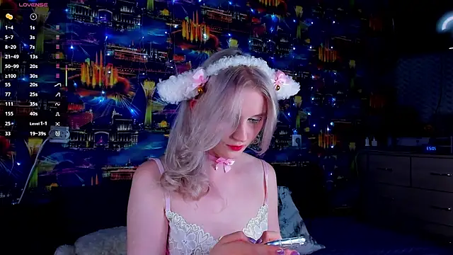 Snapshot of SweeteRose_Royce chatting on 09/26/25, 04:22 SweeteRose Royce online show from 09/26/25, 04:22