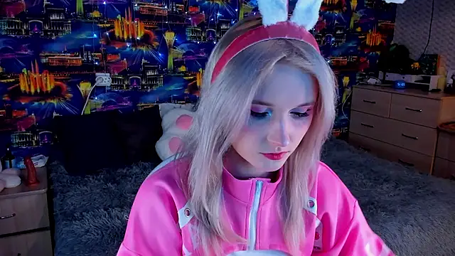 Snapshot of SweeteRose_Royce chatting on 10/01/25, 04:13 SweeteRose Royce online show from 10/01/25, 04:13