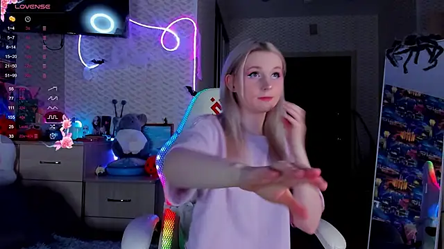 Snapshot of SweeteRose_Royce chatting on 11/01/25, 02:52 SweeteRose Royce online show from 11/01/25, 02:52