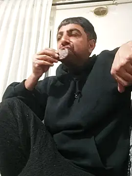 Snapshot of Muratcanik44 chatting on 02/15/26, 11:01 Muratcanik44 online show from 02/15/26, 11:01