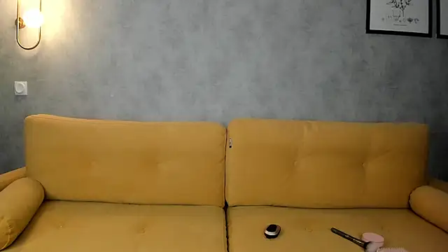 Snapshot of krstn_ chatting on 05/20/26, 09:54 krstn online show from 05/20/26, 09:54
