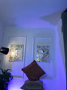 Valermodel online show from 02/10/26, 09:30