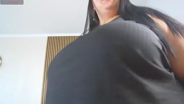 SofiaHanson online show from 11/02/25, 12:07