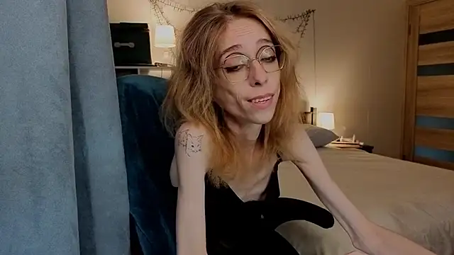 amber quell here online show from 09/19/25, 02:29