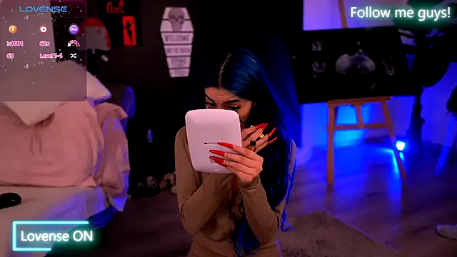 AriaVoss online show from 10/29/25, 10:33