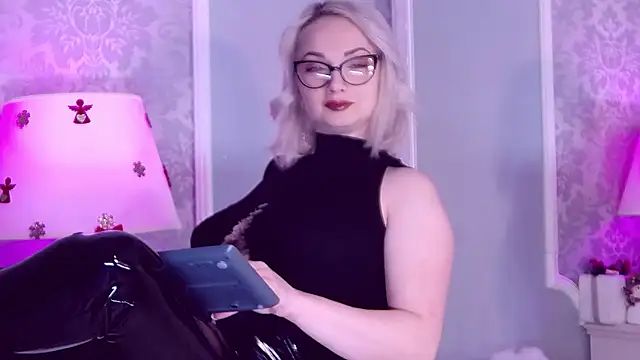 EllianaReese online show from 01/17/26, 03:06