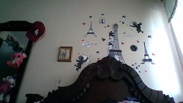 trianabell online show from 11/08/25, 04:18