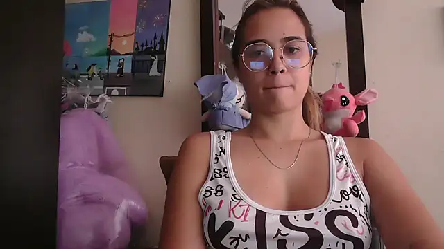 trianabell online show from 04/18/26, 04:33