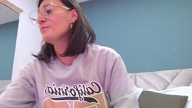 SharisWillian online show from 03/19/25, 04:03