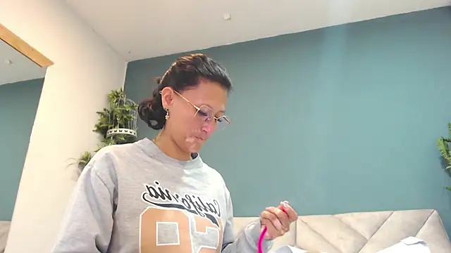 SharisWillian online show from 04/08/26, 03:50