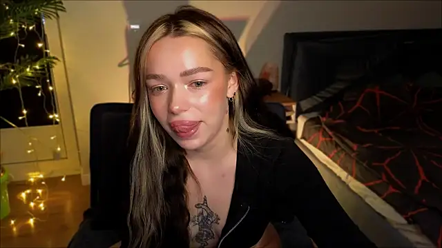 Lily Yin online show from 02/19/25, 06:00