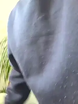 Snapshot of Schnubby1 chatting on 02/27/25, 02:21 Schnubby1 online show from 02/27/25, 02:21