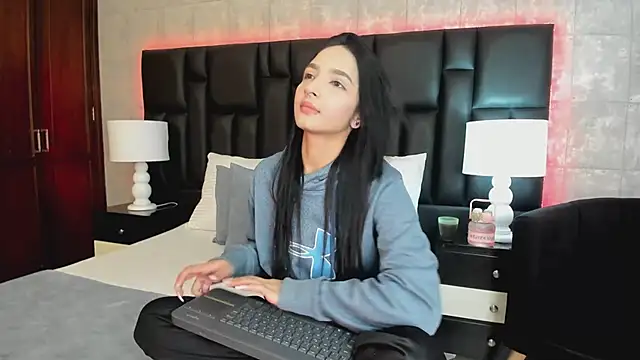 MiaSweeths online show from 02/06/25, 11:32