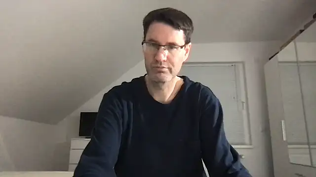 zxzx cam1 online show from 01/10/25, 05:02