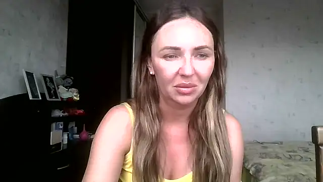 Snapshot of AngelinaLove28 chatting on 07/04/26, 06:30 AngelinaLove28 online show from 07/04/26, 06:30