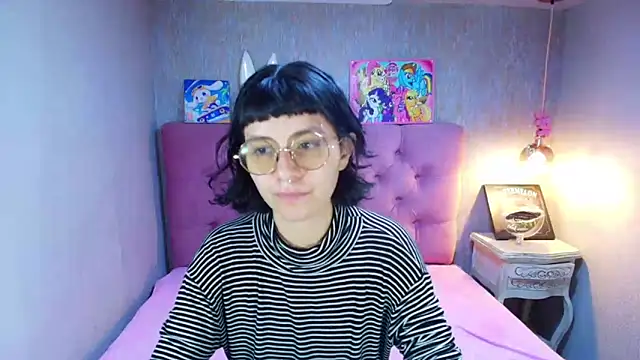 charlottemoonxz online show from 05/15/26, 06:04