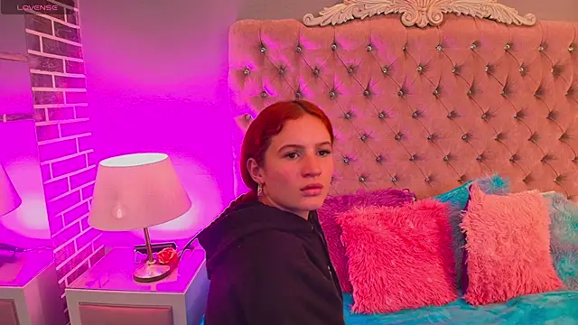 AdelaineBest online show from 09/16/25, 07:15