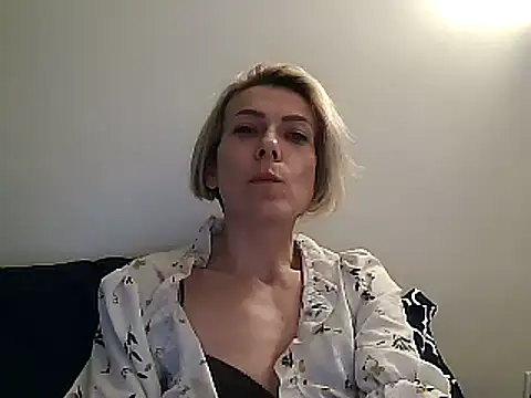 Snapshot of anechka1 chatting on 02/17/25, 12:32 anechka1 online show from 02/17/25, 12:32