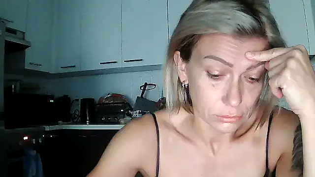 Snapshot of anechka1 chatting on 09/17/25, 11:12 anechka1 online show from 09/17/25, 11:12