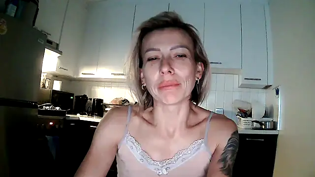 Snapshot of anechka1 chatting on 09/25/25, 11:47 anechka1 online show from 09/25/25, 11:47