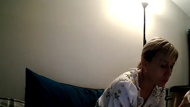 Snapshot of anechka1 chatting on 10/26/25, 01:00 anechka1 online show from 10/26/25, 01:00