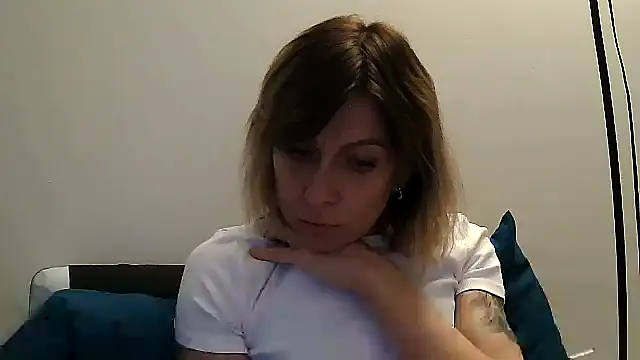 Snapshot of anechka1 chatting on 02/21/26, 10:44 anechka1 online show from 02/21/26, 10:44