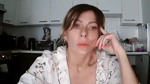 Snapshot of anechka1 chatting on 05/01/26, 10:03 anechka1 online show from 05/01/26, 10:03