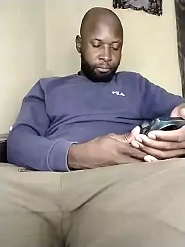 Snapshot of Stallion100 chatting on 12/18/24, 06:14 Stallion100 online show from 12/18/24, 06:14