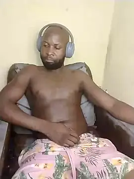 Snapshot of Stallion100 chatting on 01/13/25, 05:33 Stallion100 online show from 01/13/25, 05:33