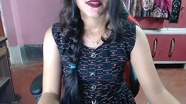 Snapshot of Angel_Alison_ chatting on 10/28/25, 06:32 Angel Alison online show from 10/28/25, 06:32