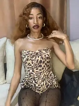 Snapshot of GoddessVee chatting on 12/29/24, 01:49 GoddessVee online show from 12/29/24, 01:49