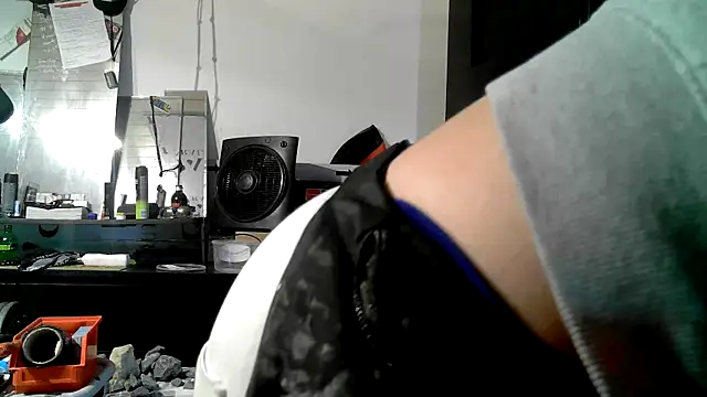 0815lukas2024 online show from 10/19/25, 10:54