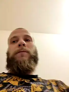 Snapshot of AbukLoko chatting on 10/27/25, 12:47 AbukLoko online show from 10/27/25, 12:47