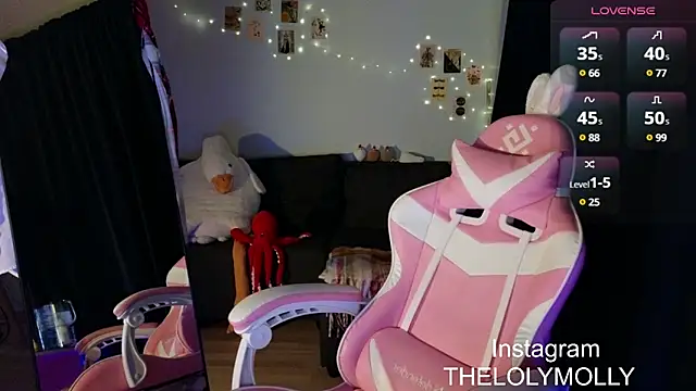 Snapshot of LolyMolli chatting on 02/19/25, 08:20 LolyMolli online show from 02/19/25, 08:20