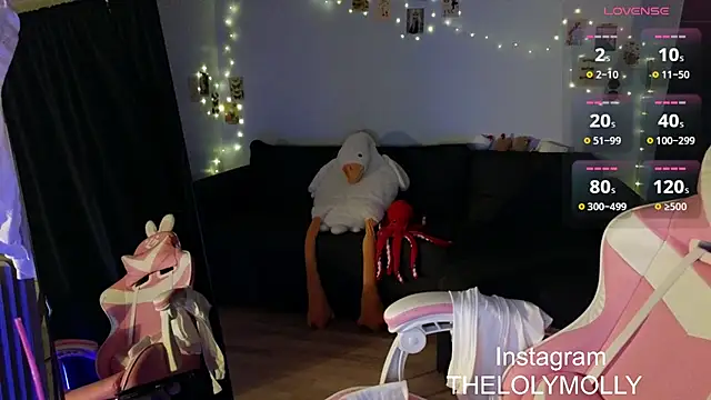 Snapshot of LolyMolli chatting on 03/04/25, 08:16 LolyMolli online show from 03/04/25, 08:16