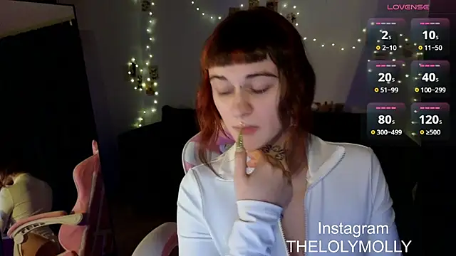 Snapshot of LolyMolli chatting on 03/06/25, 05:11 LolyMolli online show from 03/06/25, 05:11