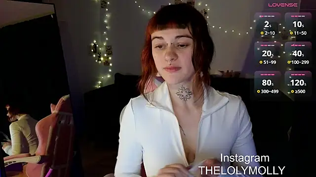 Snapshot of LolyMolli chatting on 03/07/25, 02:12 LolyMolli online show from 03/07/25, 02:12