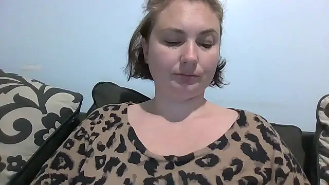 MilfyMrsRobinson online show from 01/06/26, 01:59