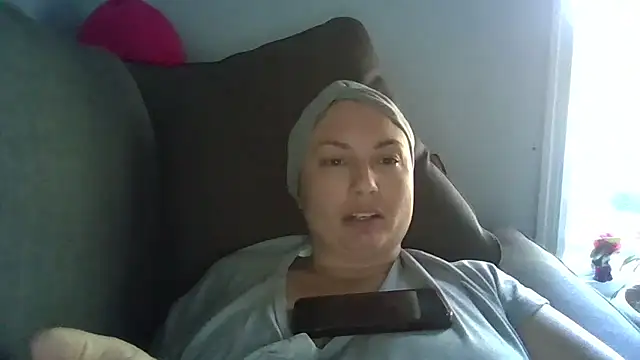 Snapshot of MilfyMrsRobinson chatting on 06/24/26, 07:24 MilfyMrsRobinson online show from 06/24/26, 07:24
