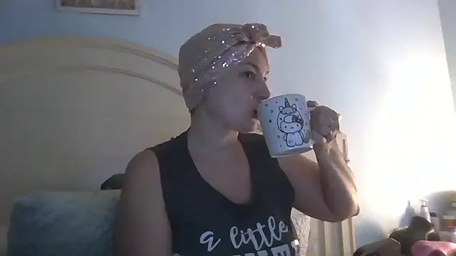 Snapshot of MilfyMrsRobinson chatting on 07/15/26, 01:05 MilfyMrsRobinson online show from 07/15/26, 01:05