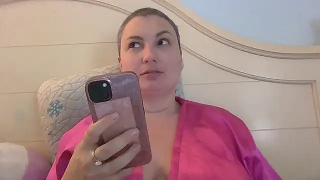 Snapshot of MilfyMrsRobinson chatting on 07/23/26, 01:31 MilfyMrsRobinson online show from 07/23/26, 01:31