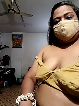 Snapshot of Love_Jenny chatting on 02/02/26, 05:06 Love Jenny online show from 02/02/26, 05:06